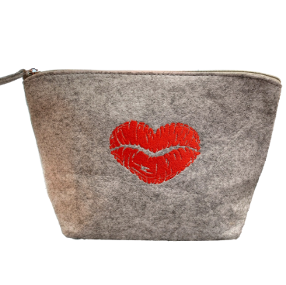 Bild von Beauty-Tasche, Toiletttasche, Krims-Krams Tasche aus Filz "KISS"