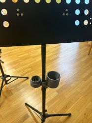 Bild von Blattkappenhalter für Klarinette / Saxophon und Getränkehalter